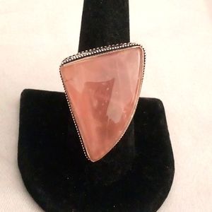 Big beautiful 52ct natural rose quartz cocktail ring Size 8 ❤️